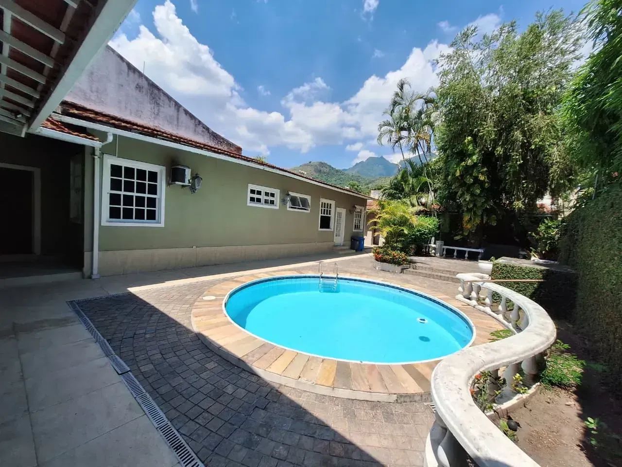 Bosque dos Esquilos- Casa com 4qts -600m² com piscina
