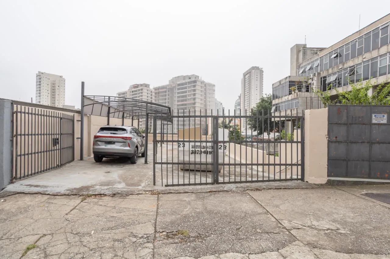 Galpão na Rua Pio XI, 1582  400 m²