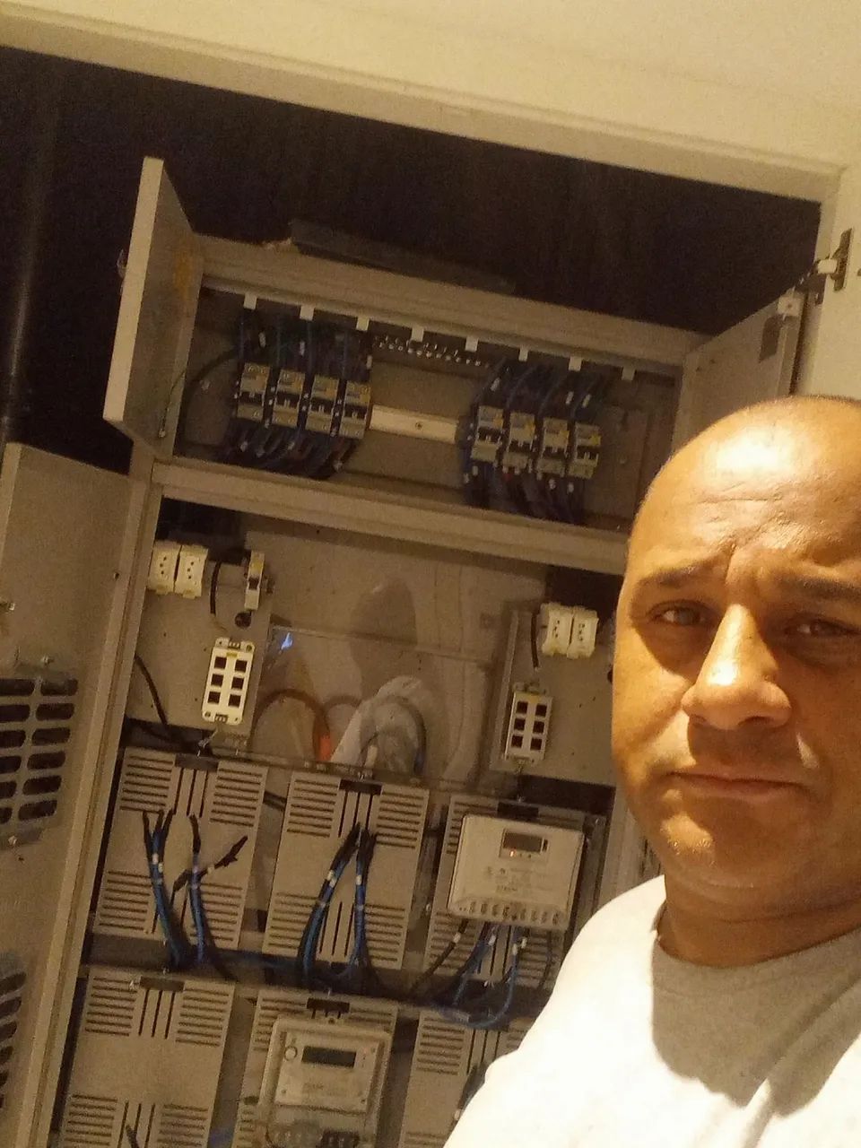 ELETRICISTA CIDADE ADEMAR 