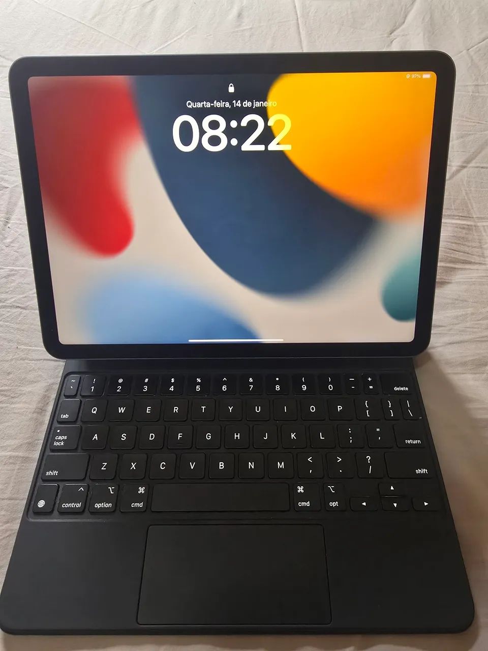 iPad Air M1 64 GB + Magic Keyboard