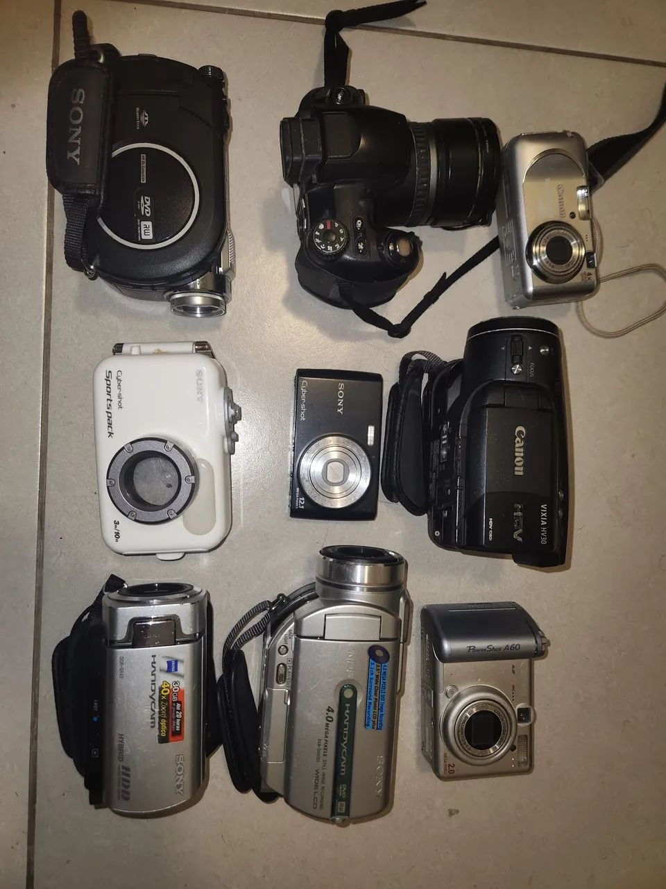 LOTE de câmeras Sony e Canon Não sei se funcionam 