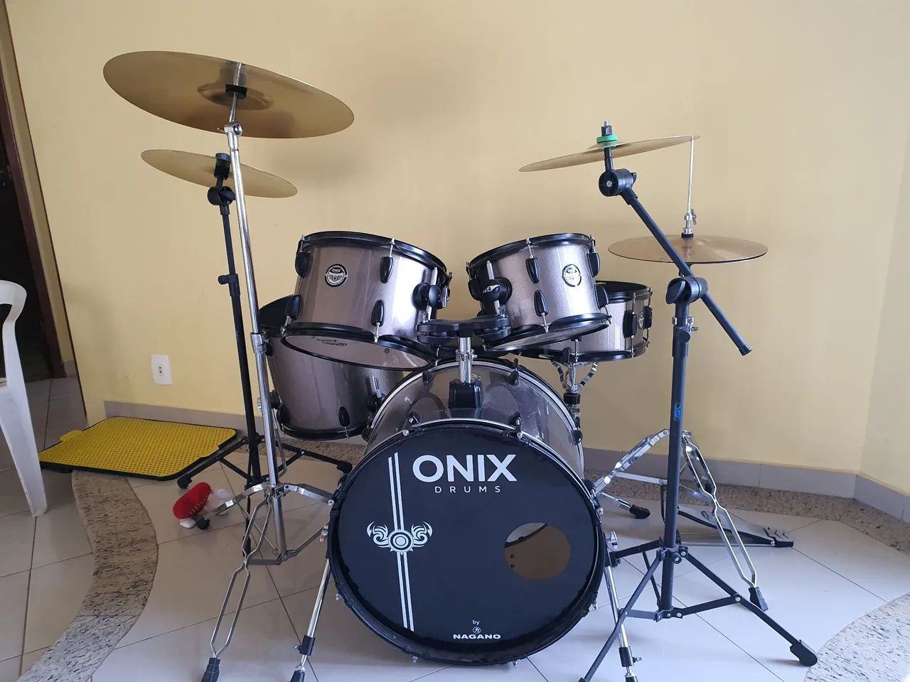Bateria Onix 22" + kit de pratos