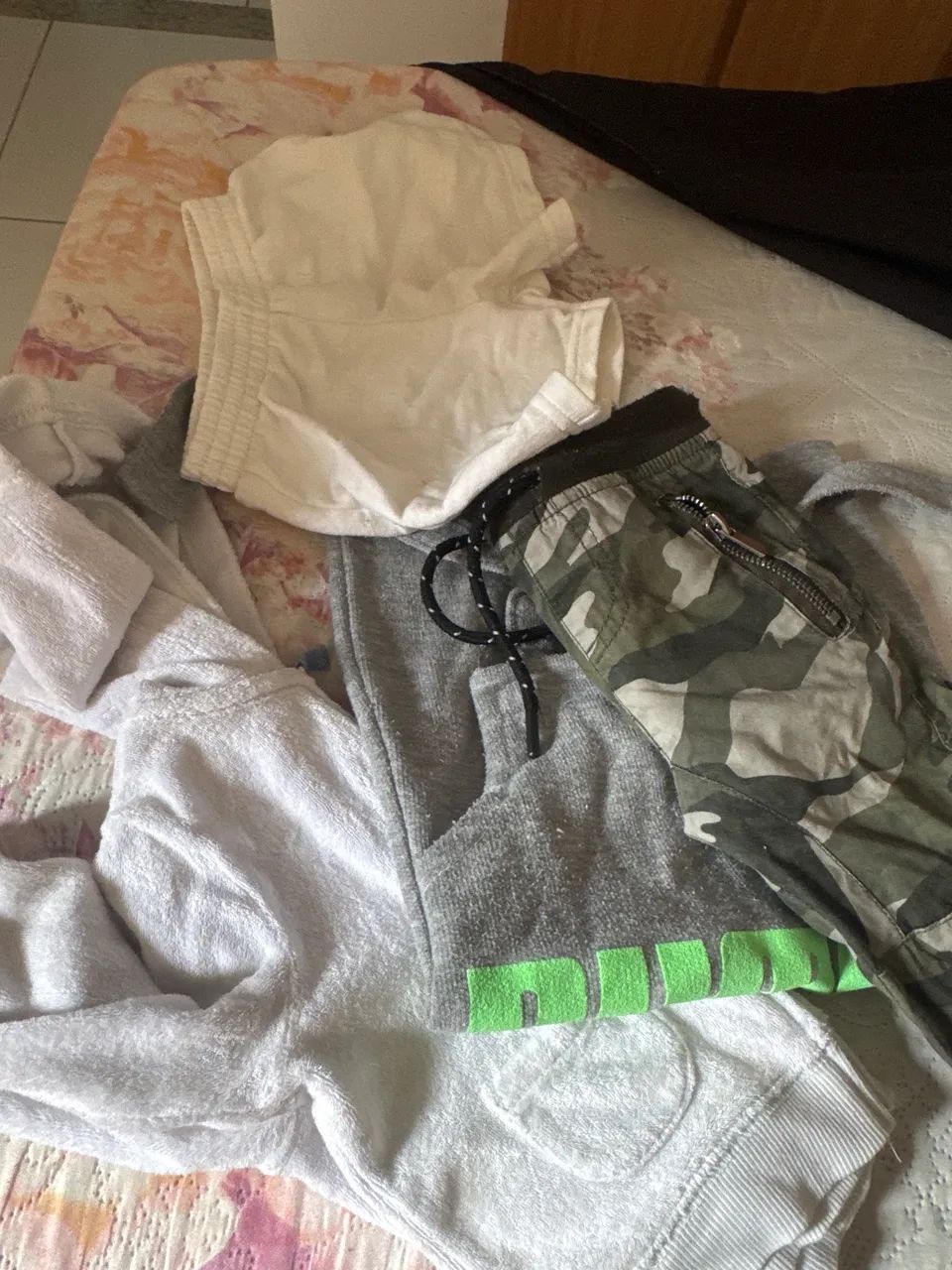 Casaco e roupas em geral 