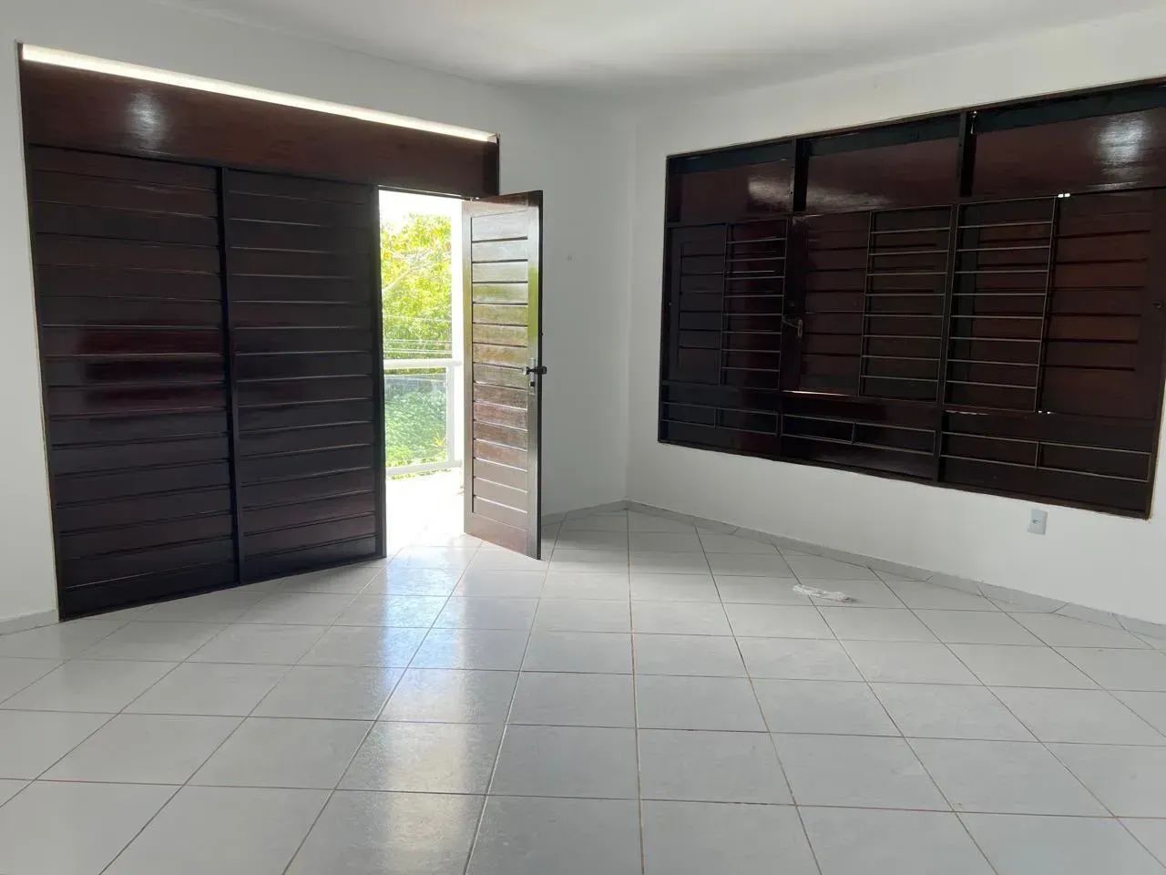 ALUGO CASA NO CABO BRANCO ACOM 5 QUARTOS SENDO 3 SUÍTES E COM PISCINA - Foto 2