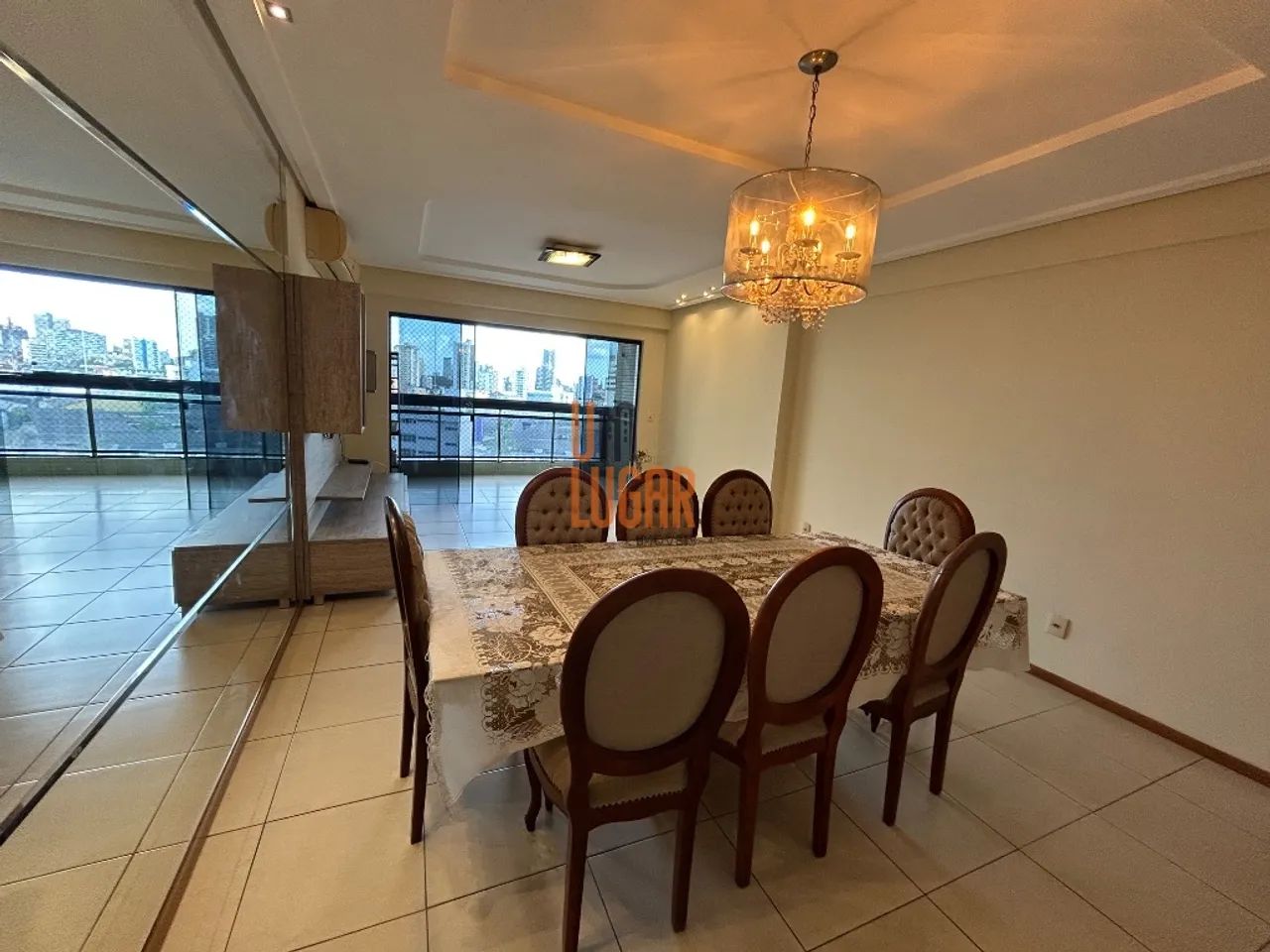 Um Lugar Imóveis Vende / Aluga Apartamento com 3 Suítes no Edifício Village Moon, Umarizal