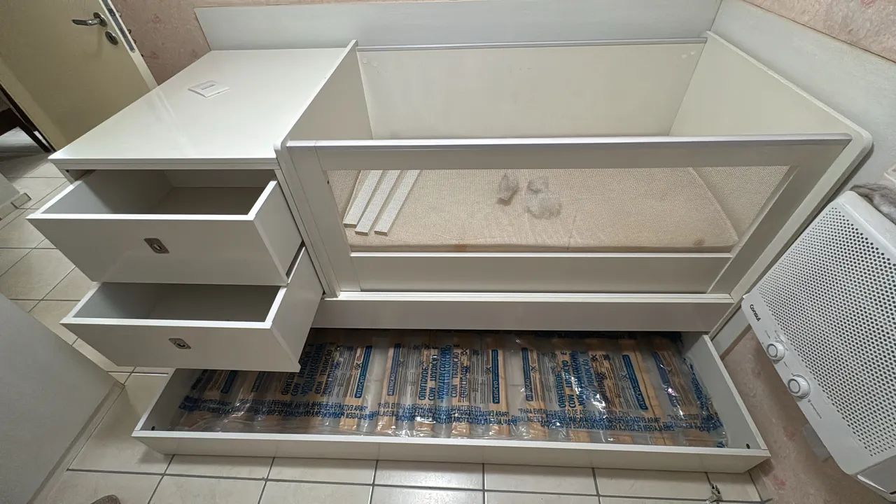 Berço Multifuncional Luna Reller com Cama Auxiliar - Vira Cama, Cômoda e Escrivaninha