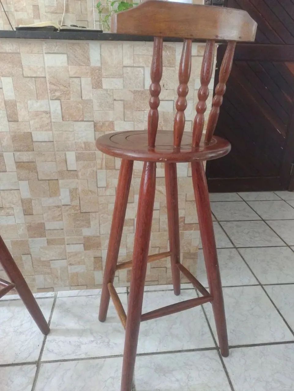 Banquetas em Madeira Maciça  - Foto 3