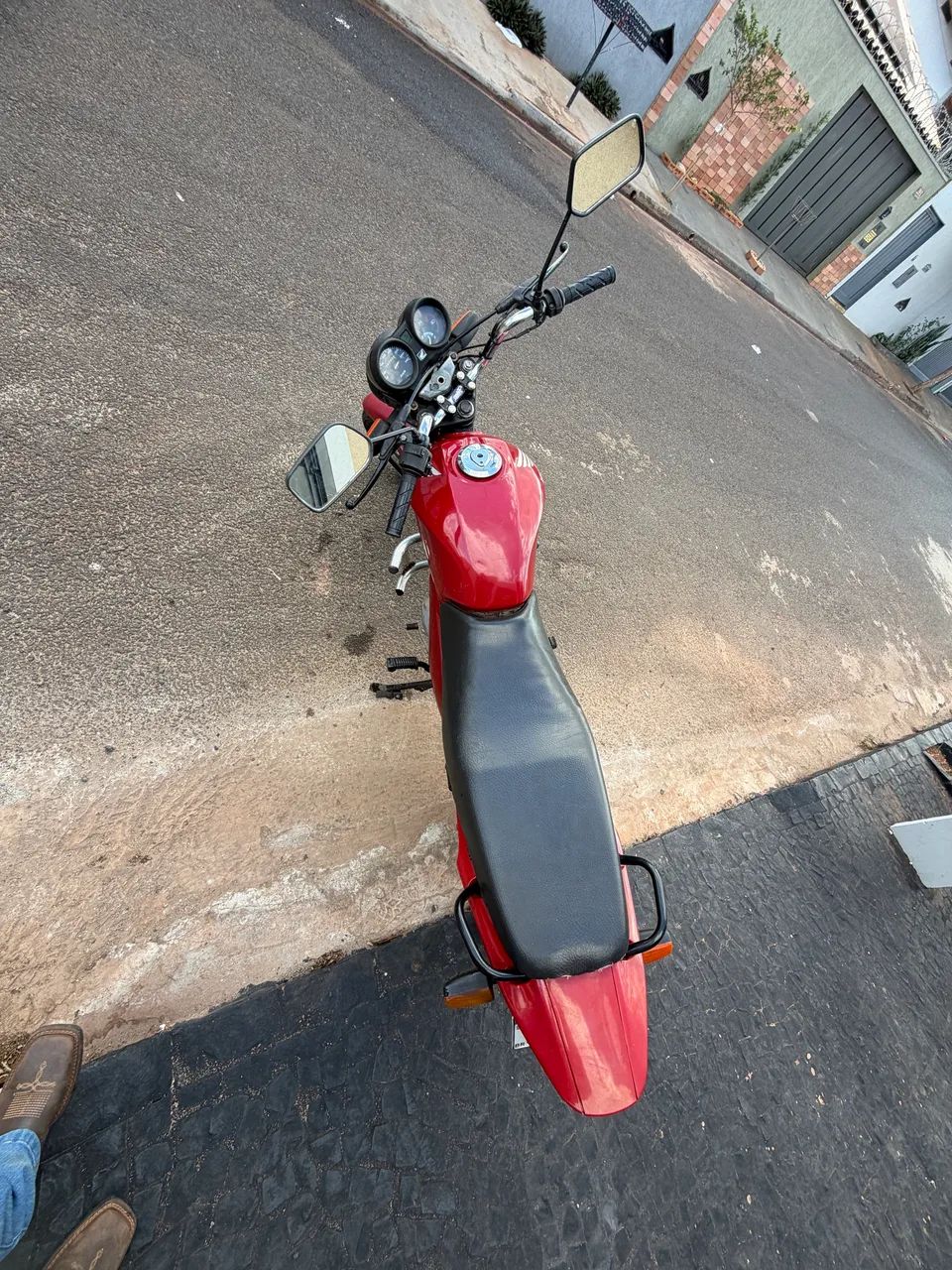 Motor Titan 