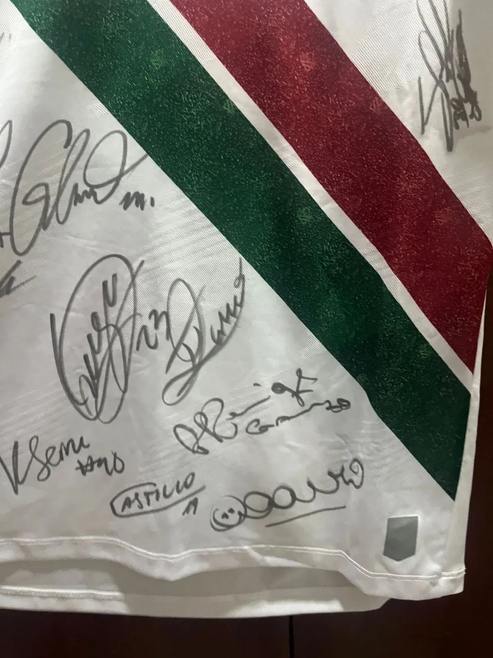Camisa fluminense Umbro 2024 autografada  - Foto 4