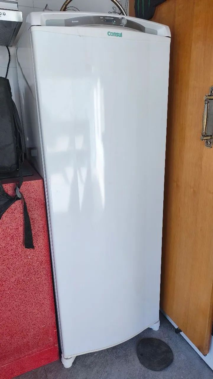 Freezer vertical Consul 