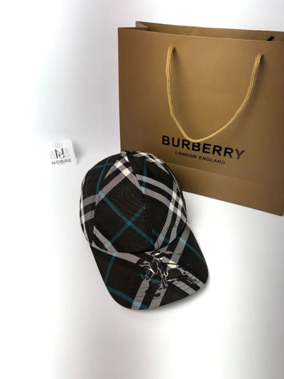 Boné Burberry Grife - Foto 2