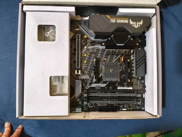 ASUS TUF Gaming X570-Plus/BR - Foto 3