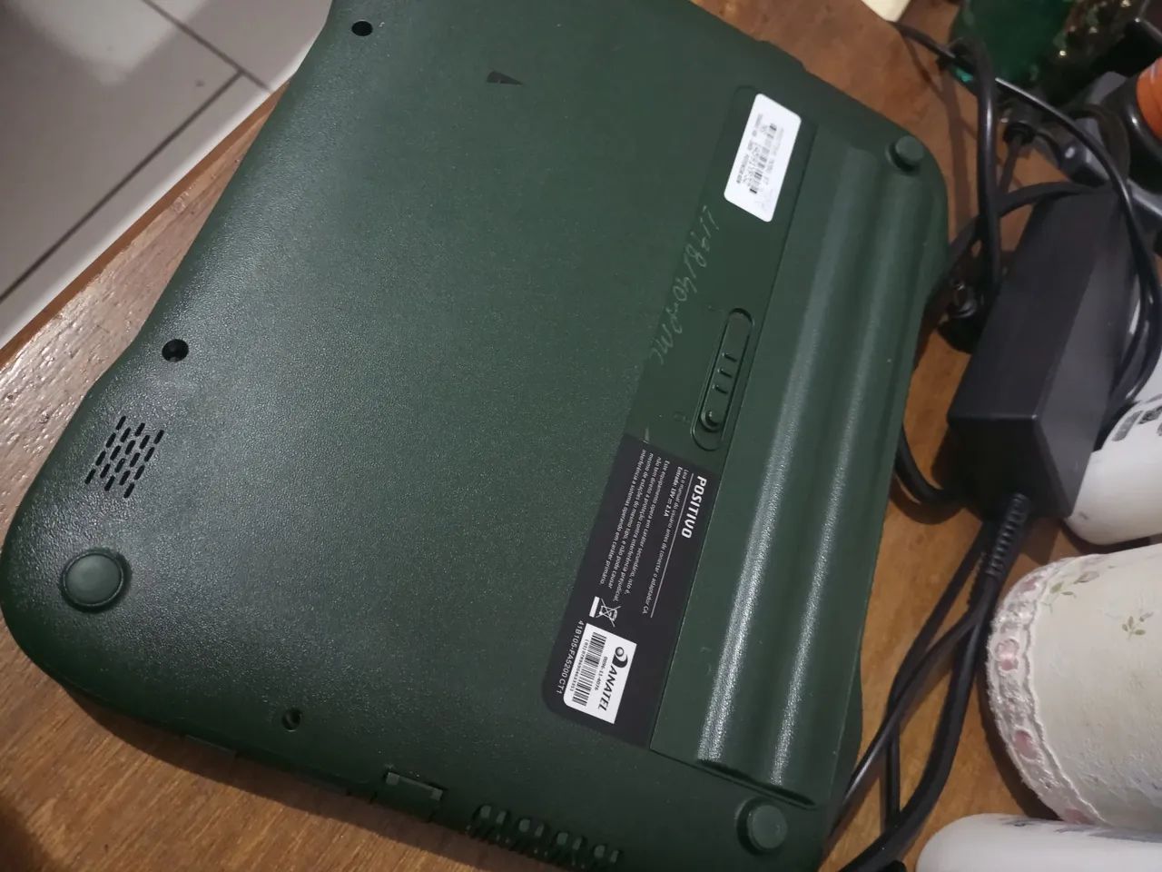 Vendo esse notebook marca positivo novo valor 400  - Foto 3