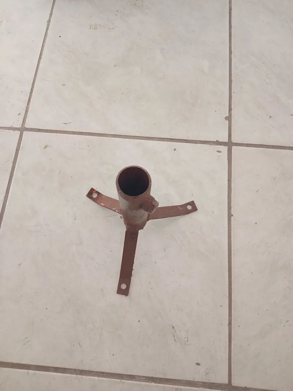 Tripé para antena 