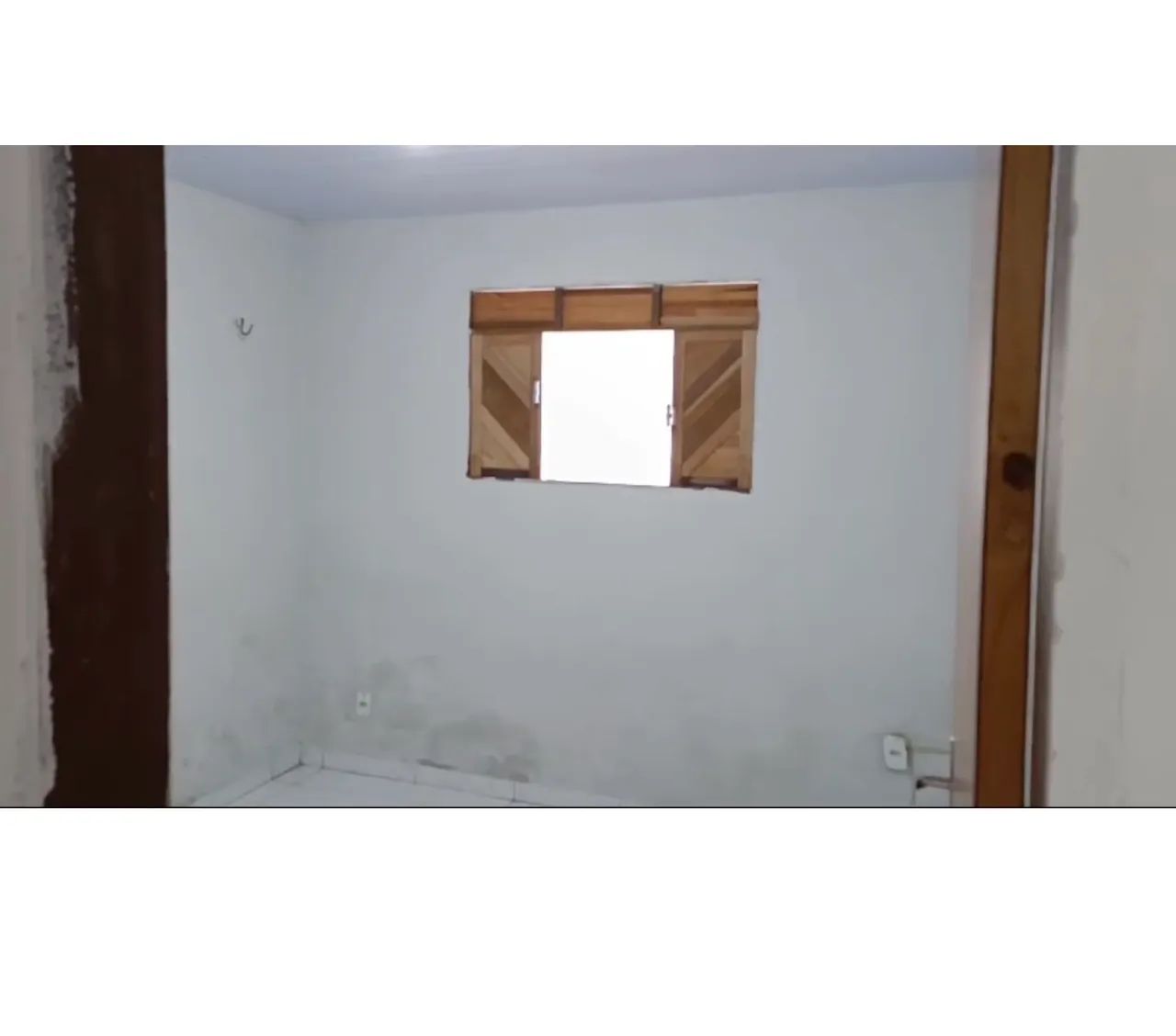Vende-se casa com 2/4