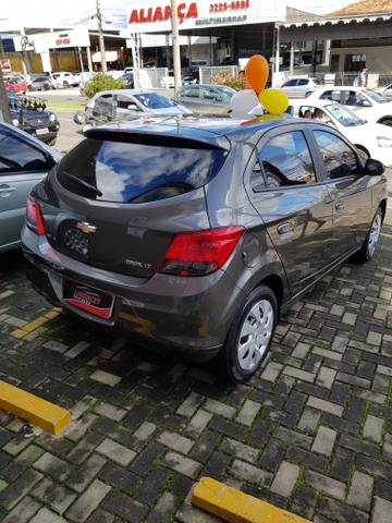 Onix 1.4 lt 2015 - Foto 4
