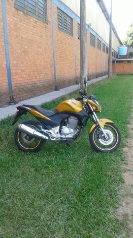 Moto CB 300