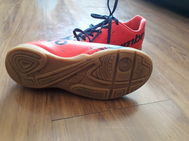 tenis futsal numero 33