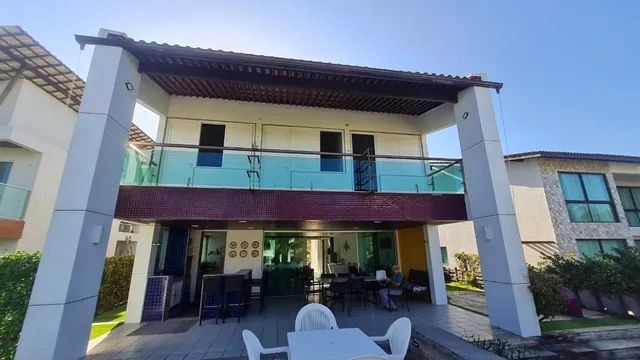 Casa com 04 suítes em Muro Alto