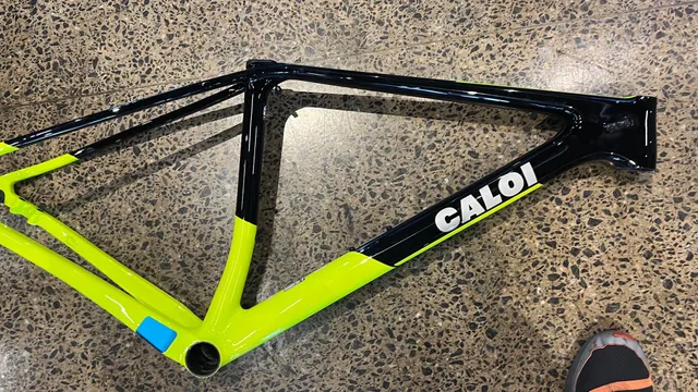 QUADRO CALOI ELITE CARBON RACING TAMANHO 17 ZERO 