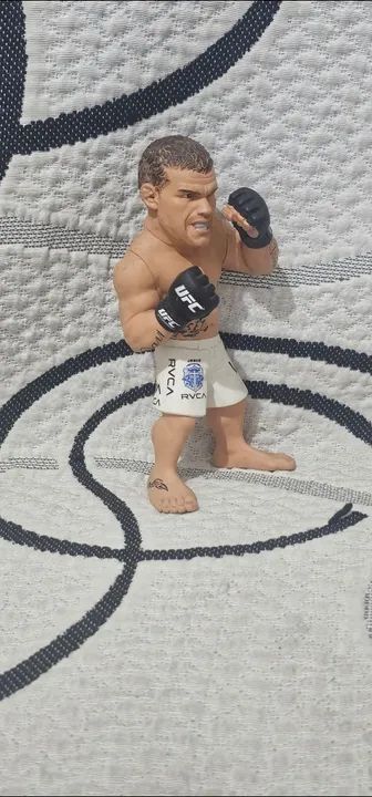 FIGURA AÇÃO VITOR BELFORT UFC ORIGINAL ITEM PARA COLECIONADOR  - Foto 3