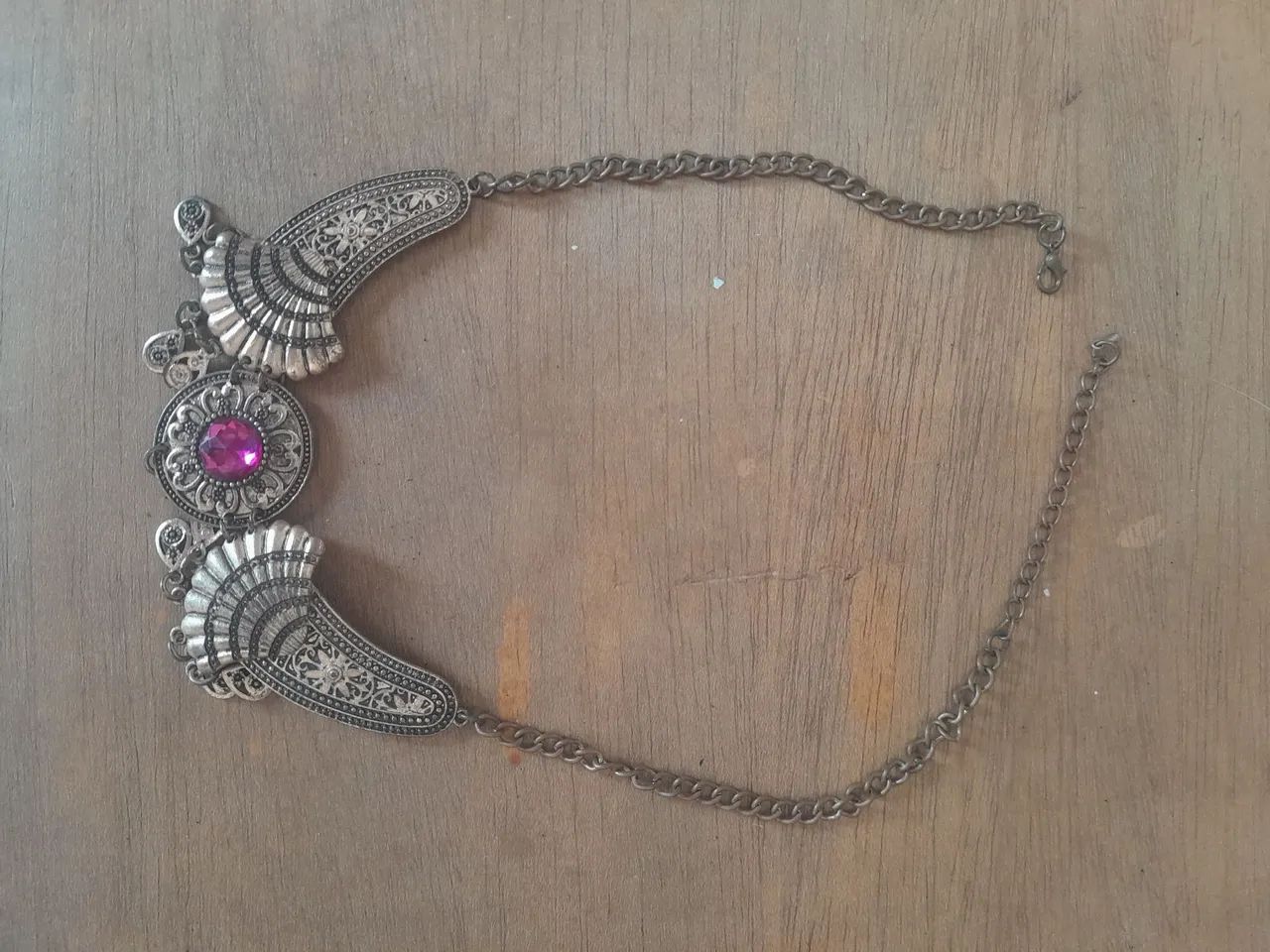 Colar Feminino com Pedra Rosa