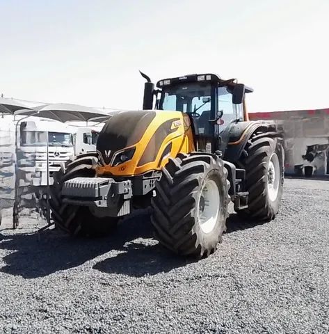 Trator Valtra BH224 ano 2021, 4x4, com apenas 865 horas, em MG