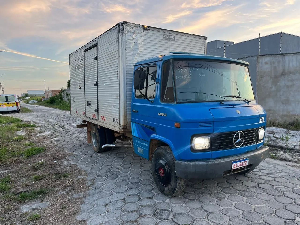 Caminhão Mercedes-Benz 608 D - Baú - Foto 3