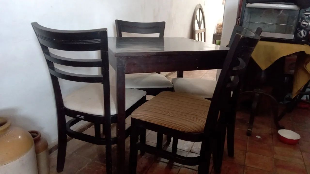 Mesa com 4 cadeiras Franco & Bachot - Foto 2
