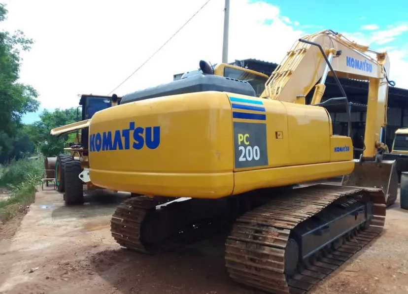Komatsu PC200 - Escavadeira Hidráulica PARCELA NO BOLETO