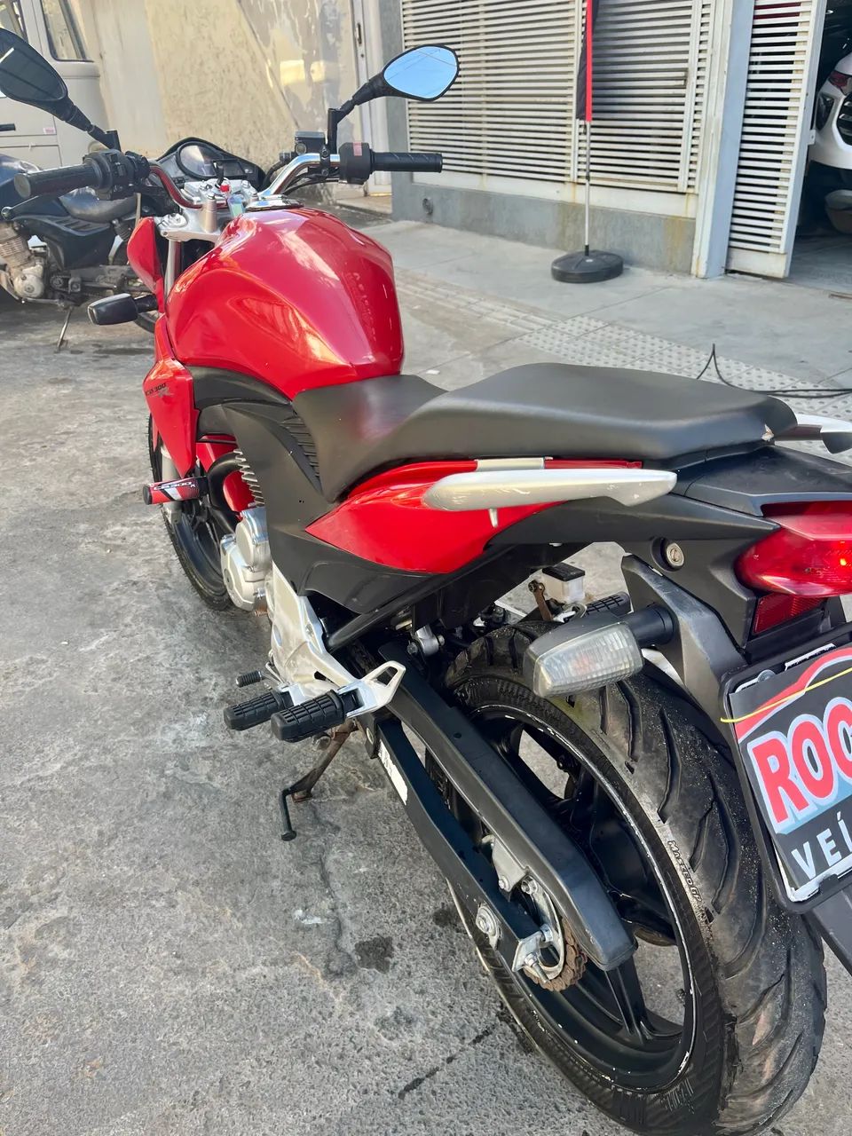 Honda CB 300R Flex 2015 Conservada Pneus novos!! - Foto 9