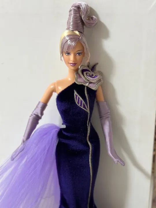Boneca Barbie Colecionável - Vestido Roxo