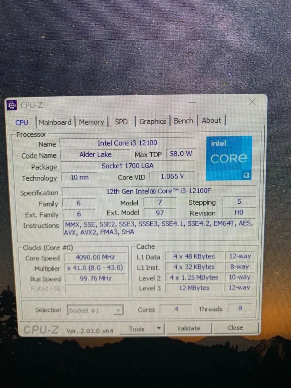 Placa-Mãe Intel  mas processador Core I3 12100F - Socket 1700 LGA