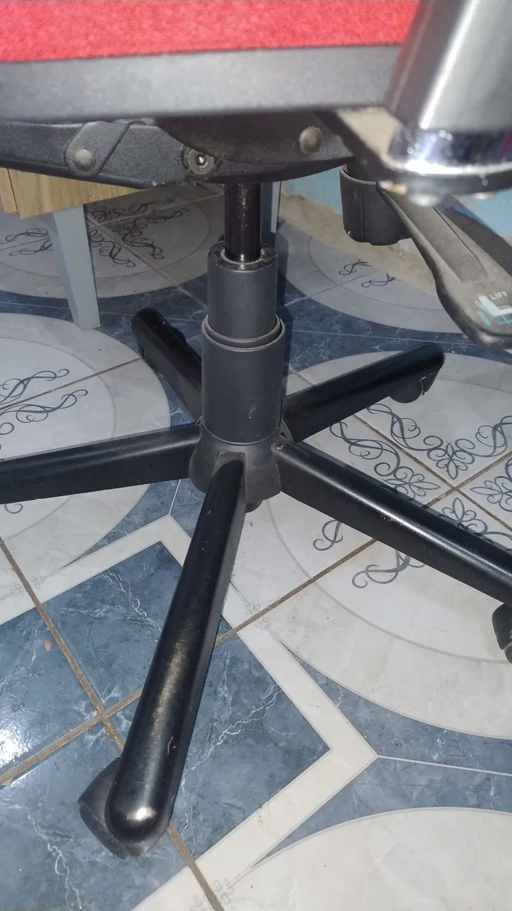 Cadeira de escritório giratória