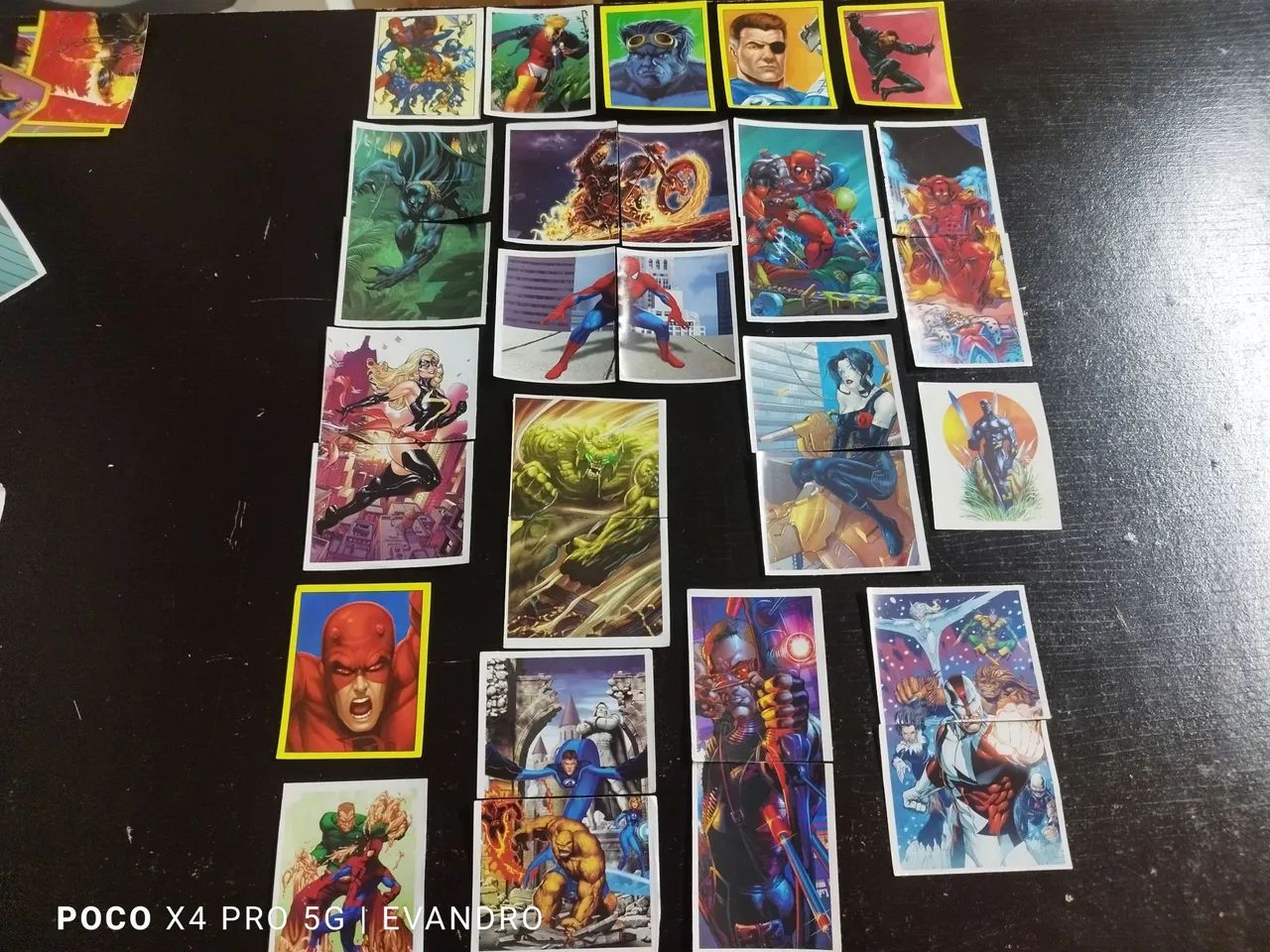 Lote de figurinhas Marvel  - Foto 5