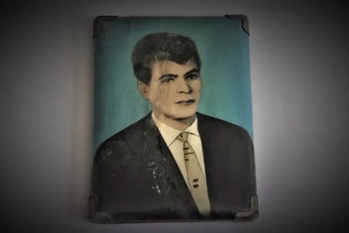 Retrato Pintado a Mao em Moldura Acolchoada - Anos 30  - Foto 4