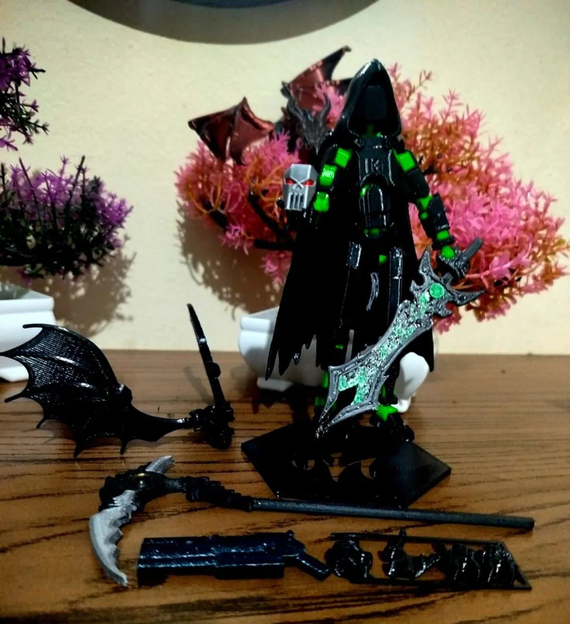 Boneco articulado com asa e capa - Foto 2