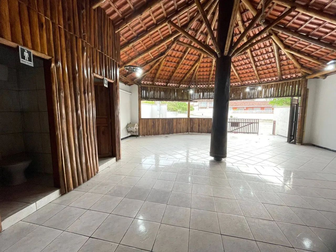 Imóvel com 3 dormitórios, 209m, à venda em Balneário Barra do Sul - Centro - Foto 5