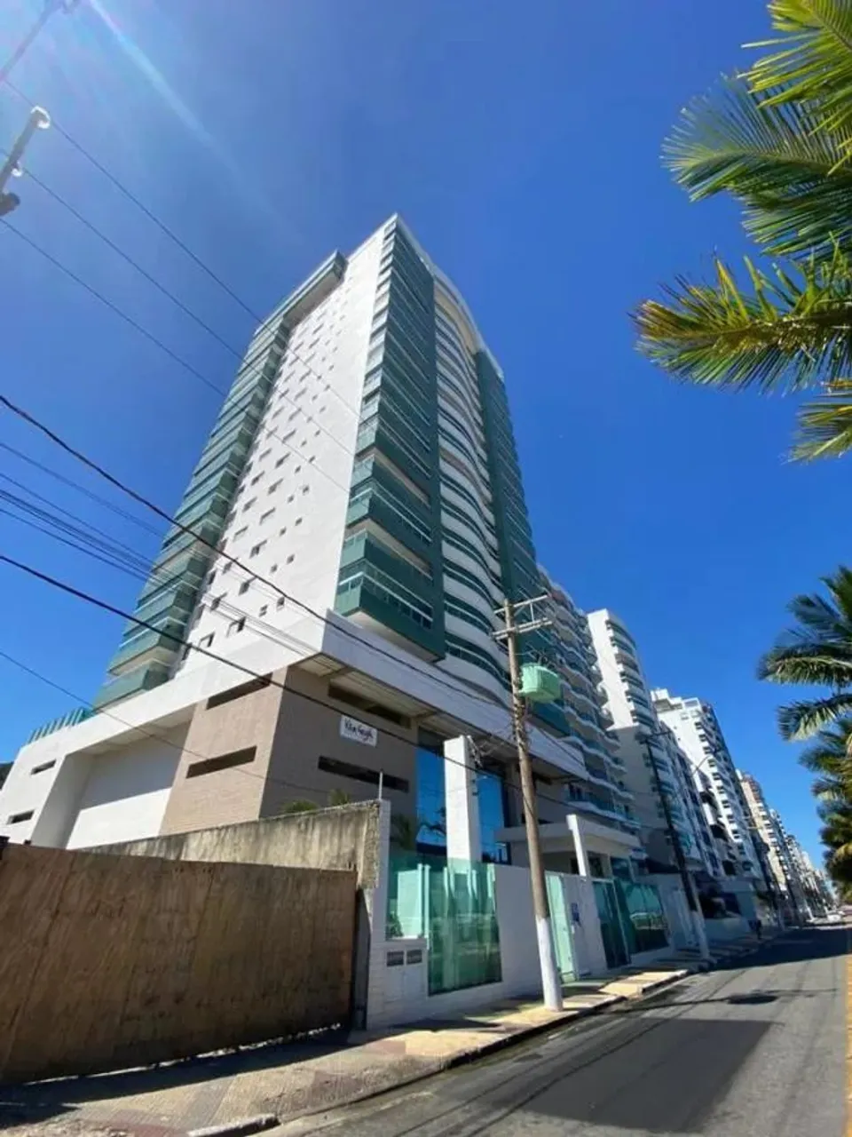 Apartamento com Piscina e Vista Para Praia no Centro em Mongaguá - 3604