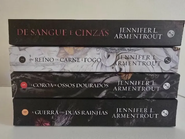 4 livros da série De Sangue e Cinzas, de Jennifer L. Armentrout
