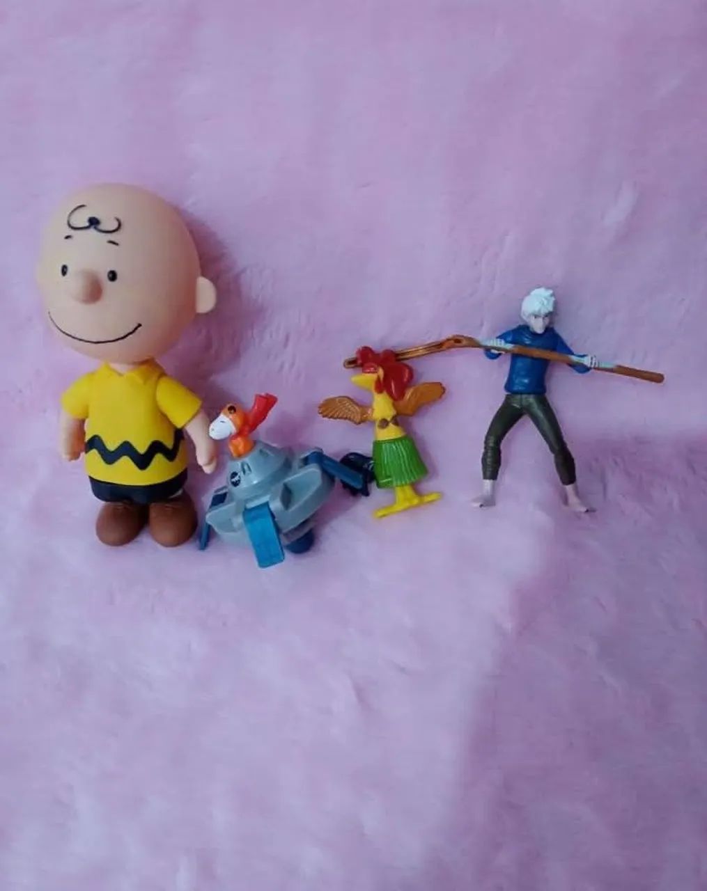 Lote de acessórios da Barbie e brinquedos. - Foto 2