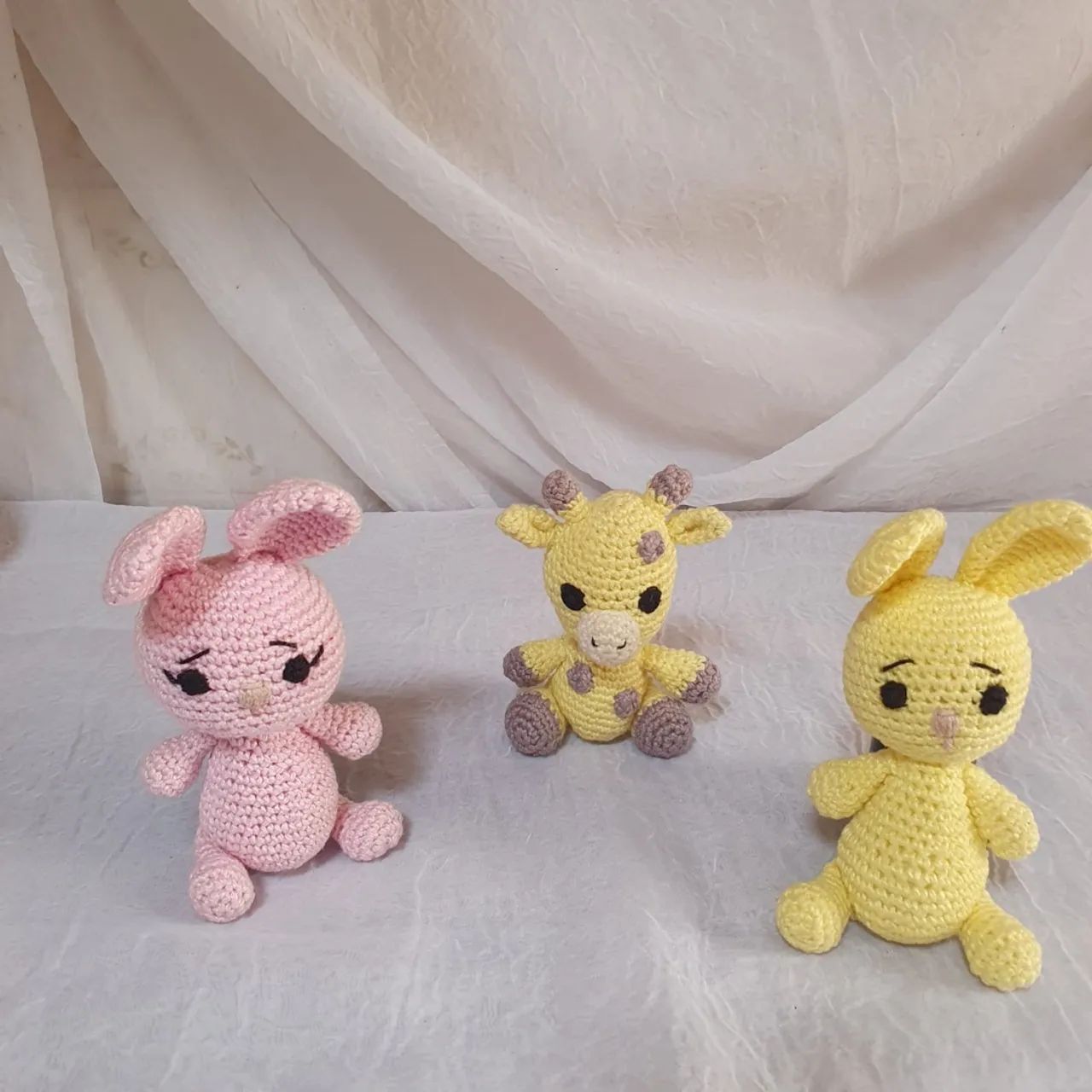 Pelúcias de crochê - Girafa, coelhinha e gatinha
