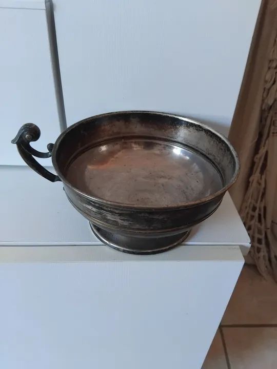 Pote antigo com banho de prata