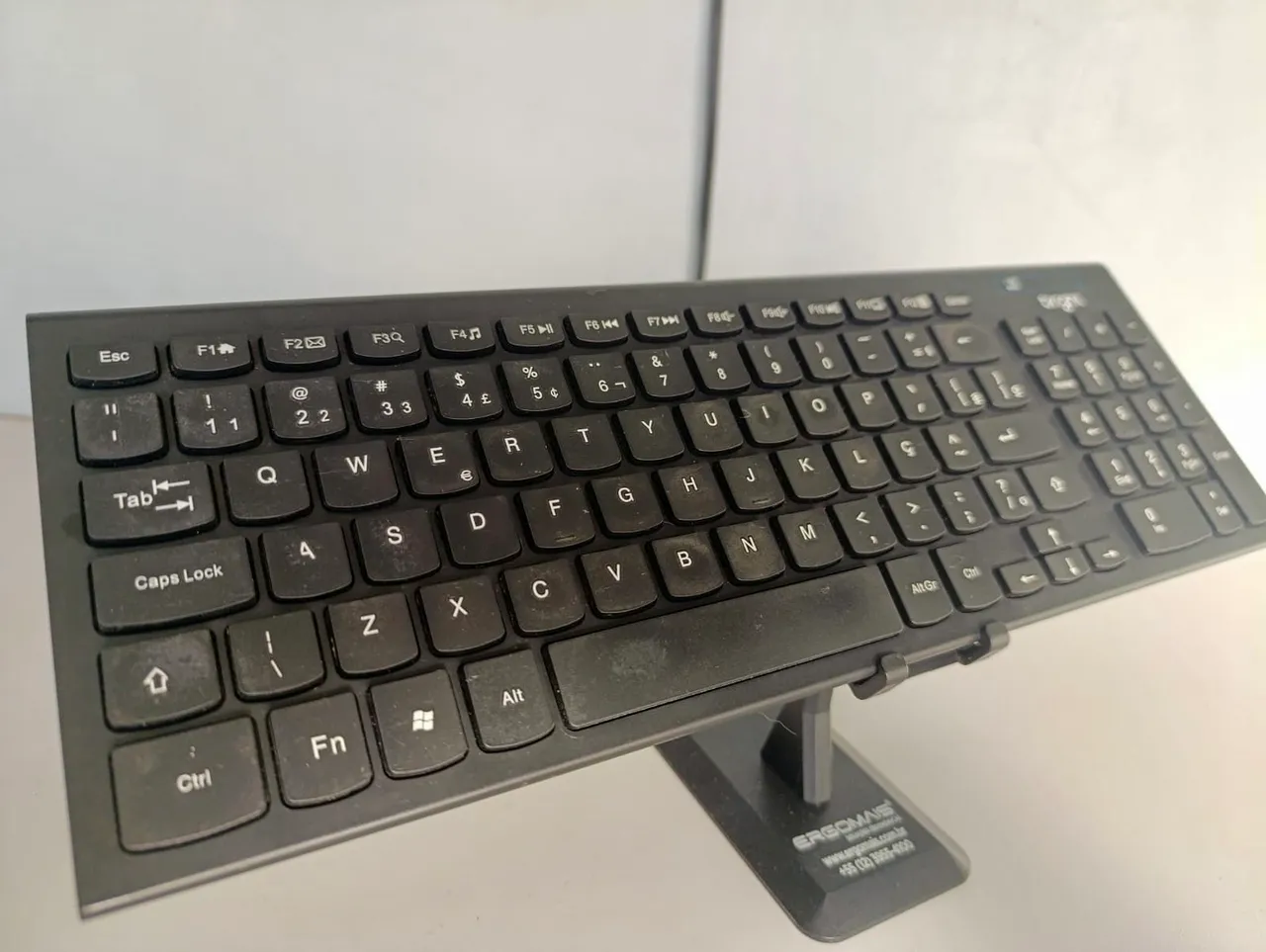 Teclado Ergonômico Sem Fio - Conforto e Praticidade
