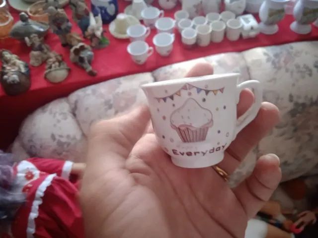 Conjunto de xícaras de café em porcelana fina linds 6 unidades antigos.