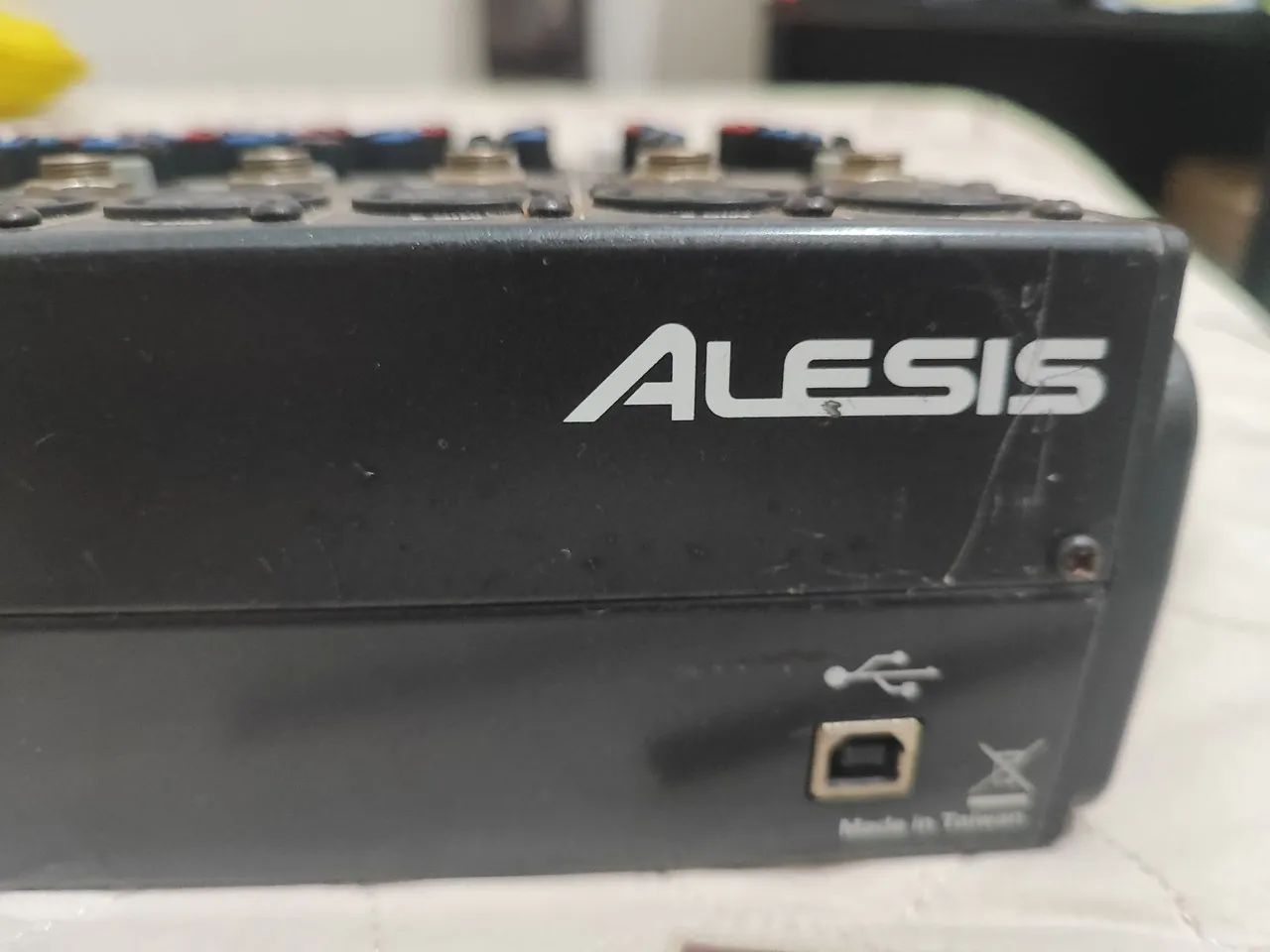 Mesa de Som Alesis MultiMix 16 USB 2.0 - Foto 3