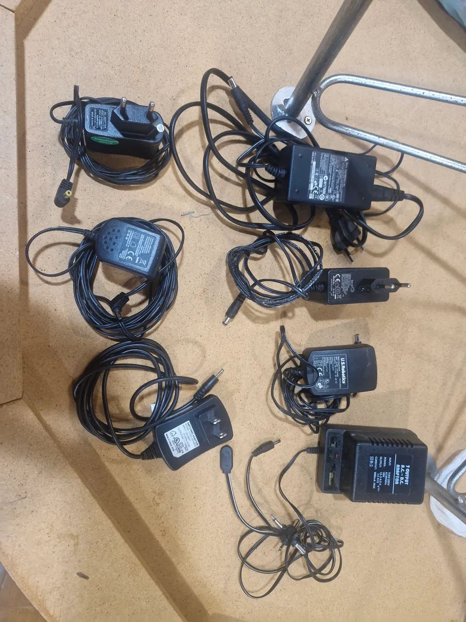 Carregadores e fontes diversos de 5 até 12 volts - Foto 2