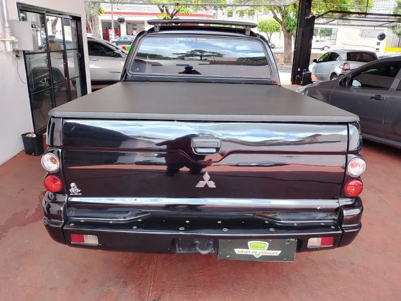 MITSUBISHI L200 2.5 SPORT HPE 4X4 CD 8V TURBO INTERCOOLER DIESEL 4P AUTOMÁTICO PRETO 2005 - Foto 5