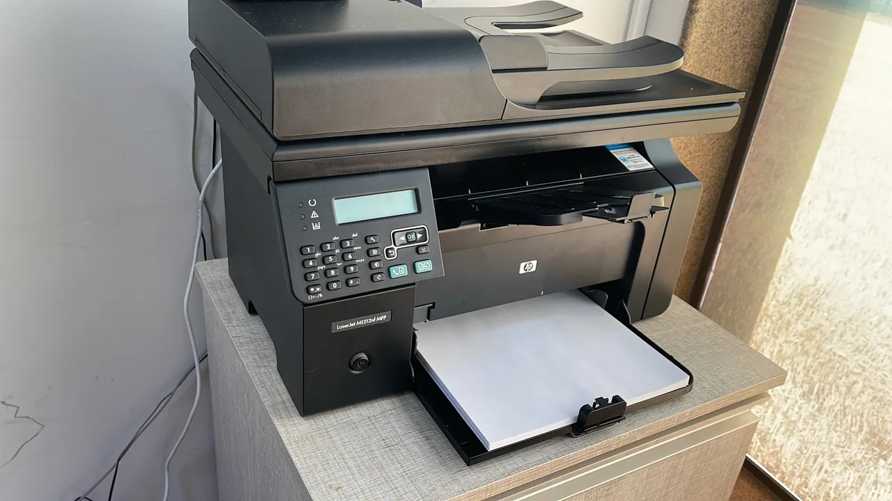Impressora HP LaserJet M1212nf MFP - Semi Nova