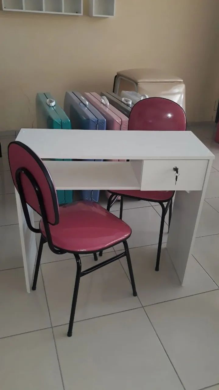 Mesa para Manicure com Gaveta e 2 Cadeiras - Foto 2